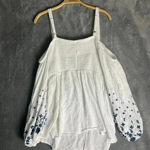 Torrid Size 1 Embroidered Off Shoulder Gauze Top Peasant Smocked Boho Cottage - Picture 3 of 7